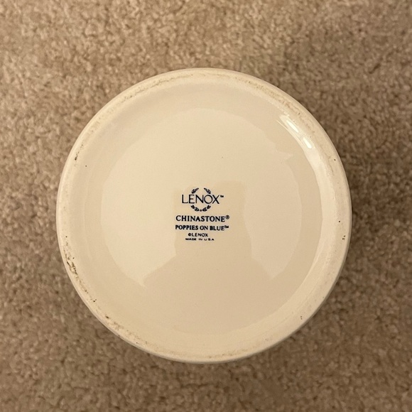 Lenox Poppies on Blue medium canister with lid. - Picture 3 of 8